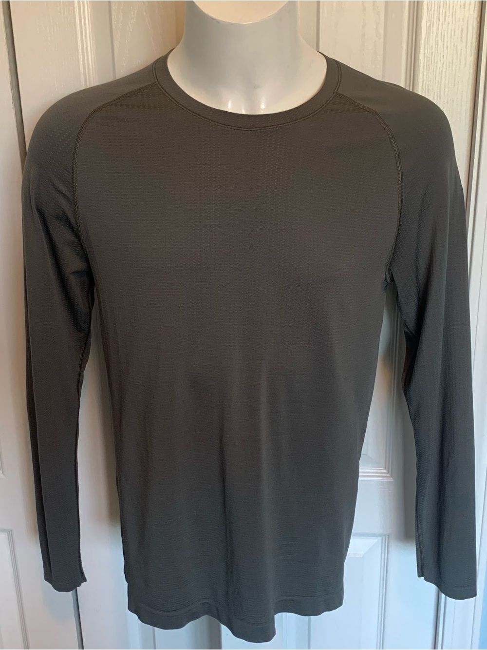 Lululemon Long-Sleeve Crew Neck Performance Shirt